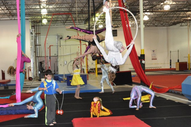 Lone Star Circus Performers May 5 2015 WFAA TV